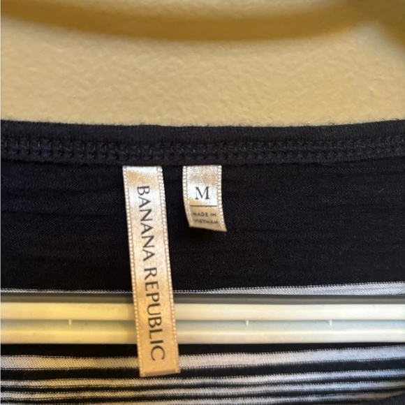 Banana republic long sleeve top - Picture 2 of 3